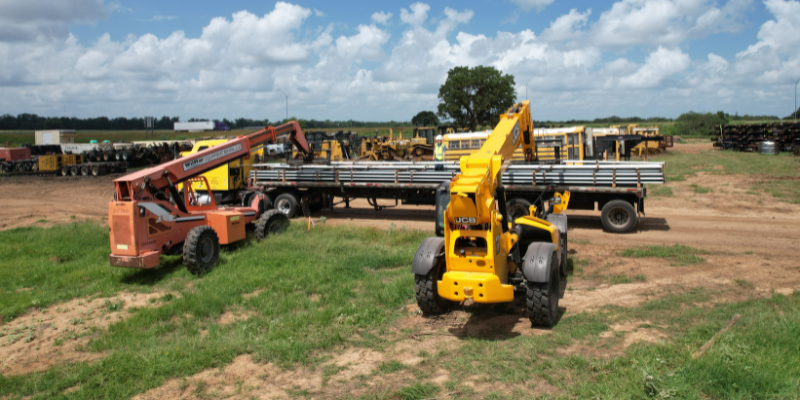Muleshoe Employees Delivering Steel Commercial Site