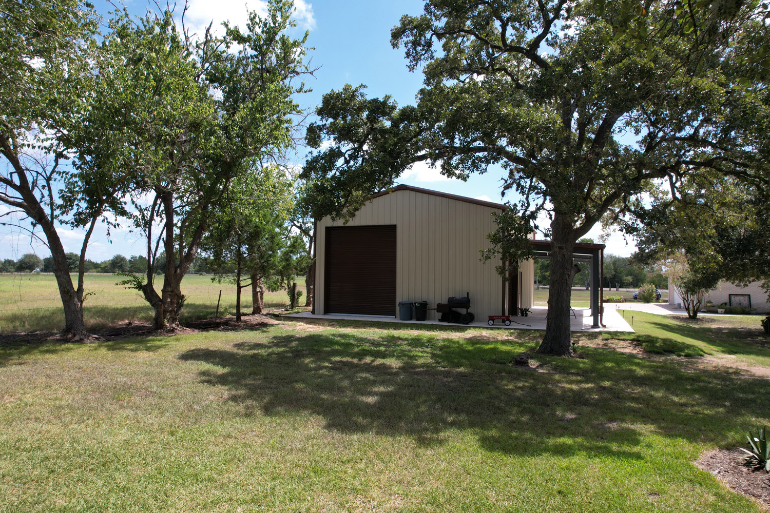 muleshoe-buildings-metal-shop-custom-canopy-weimar-texas