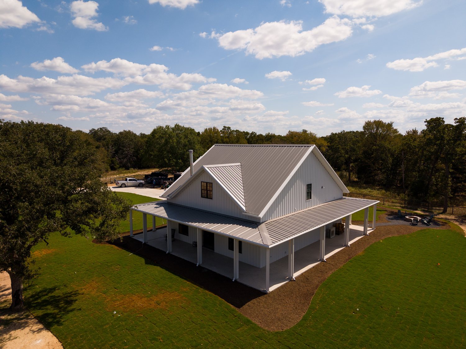 anderson-tx-barndominium-elevated-porch-view