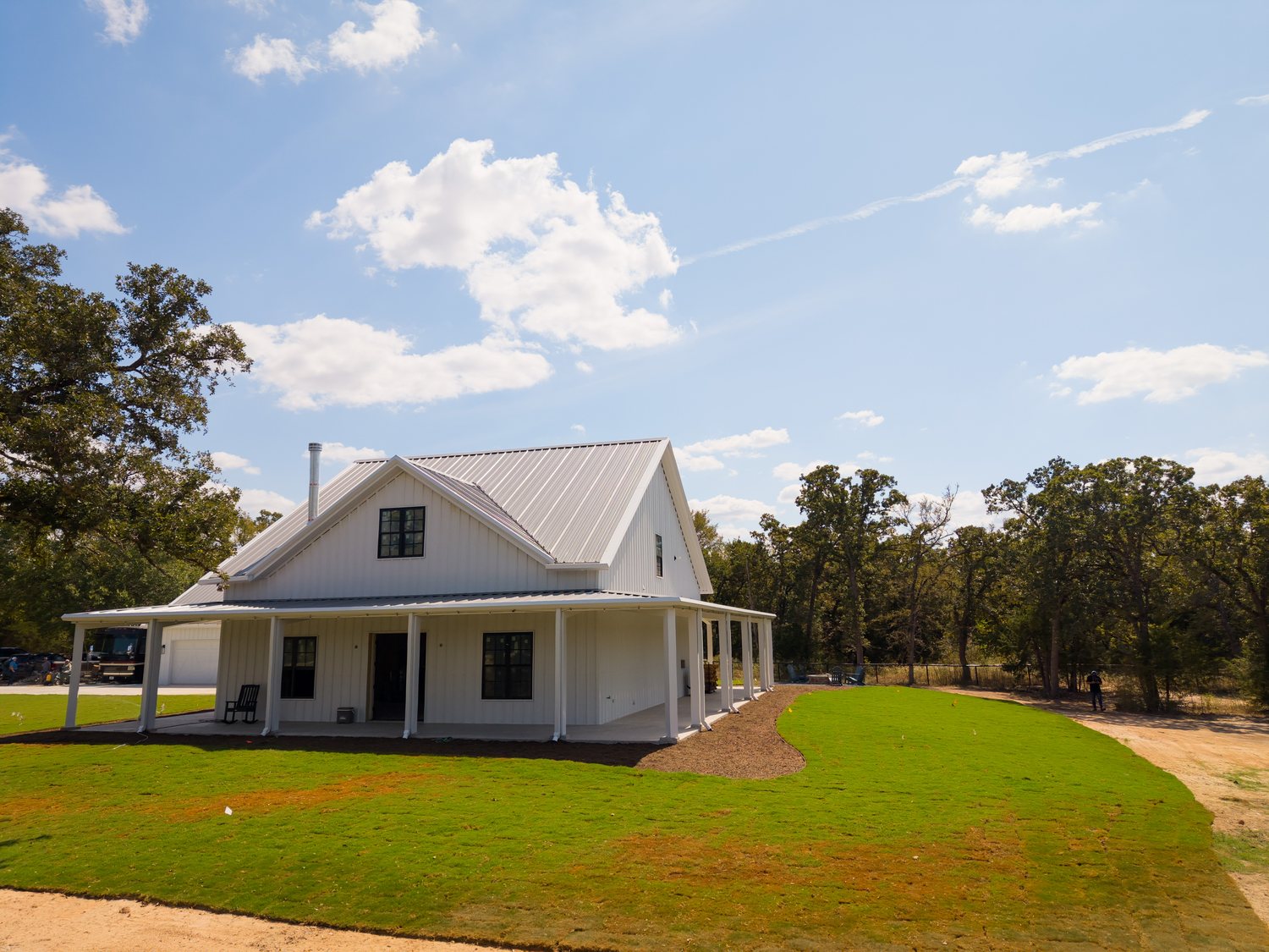 anderson-tx-barndominium-front-elevation-lawn