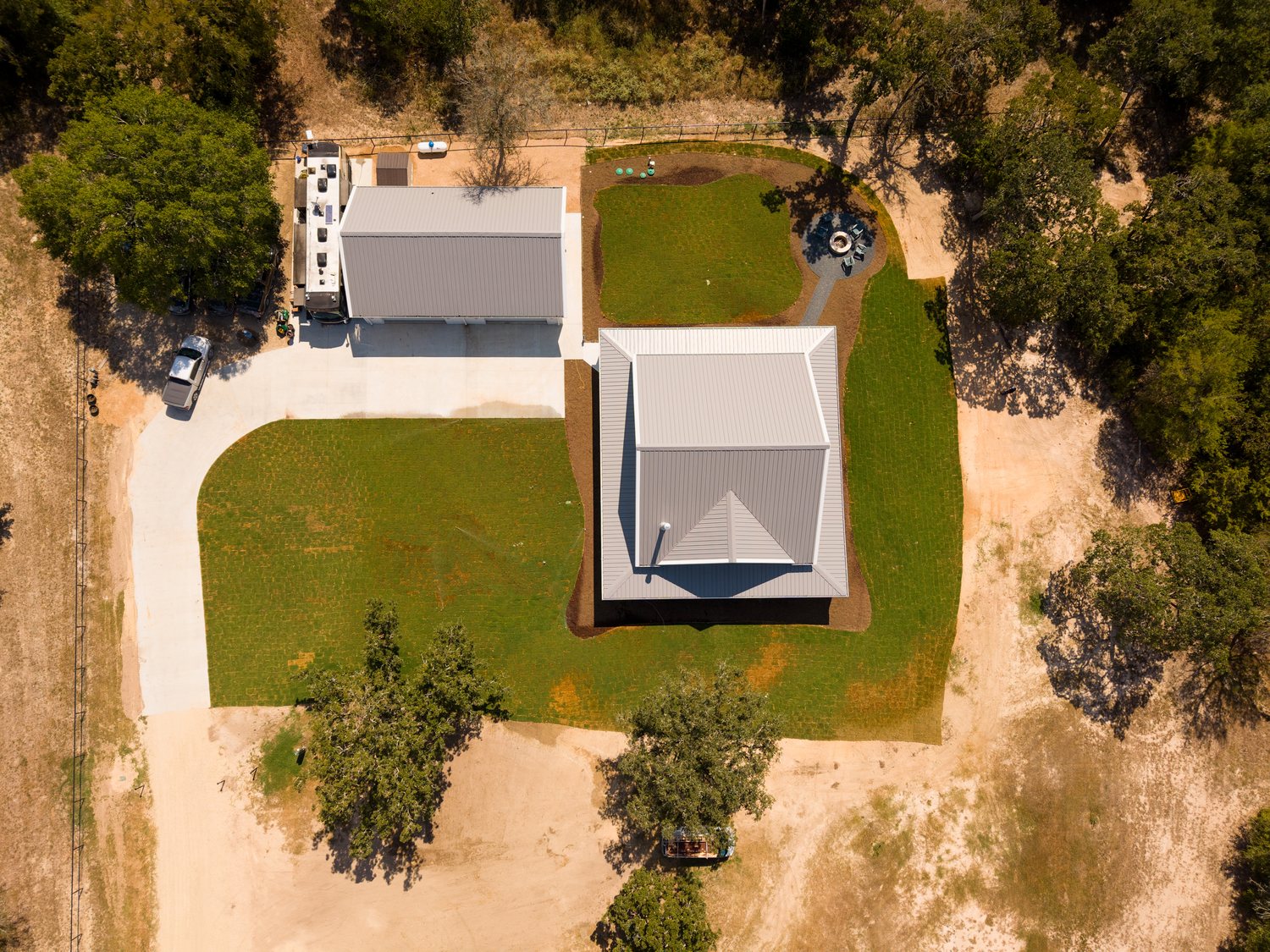 anderson-tx-barndominium-shop-driveway-overhead