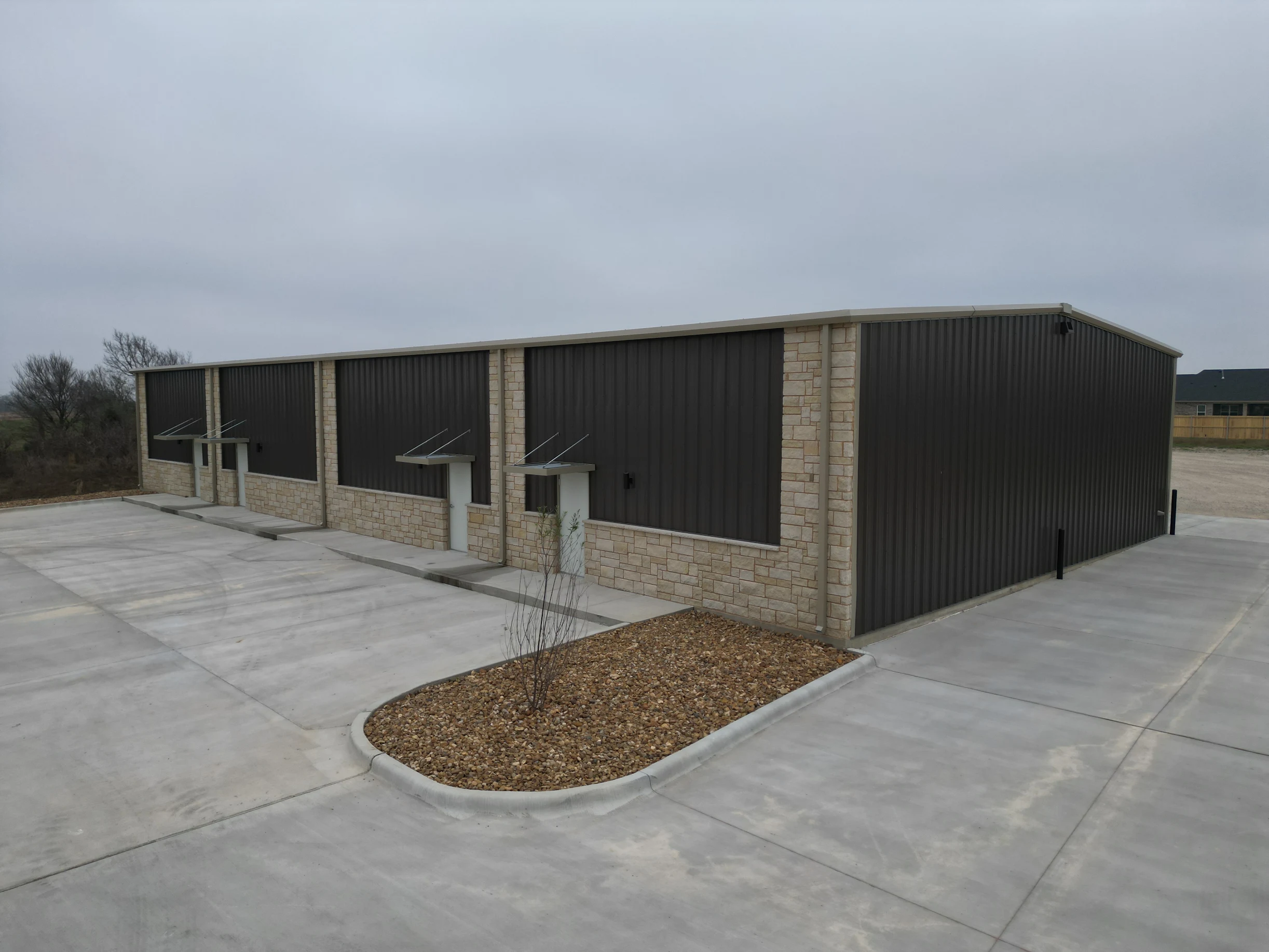 Steel Warehouse in Bryan TX made by Muleshoe Buildings