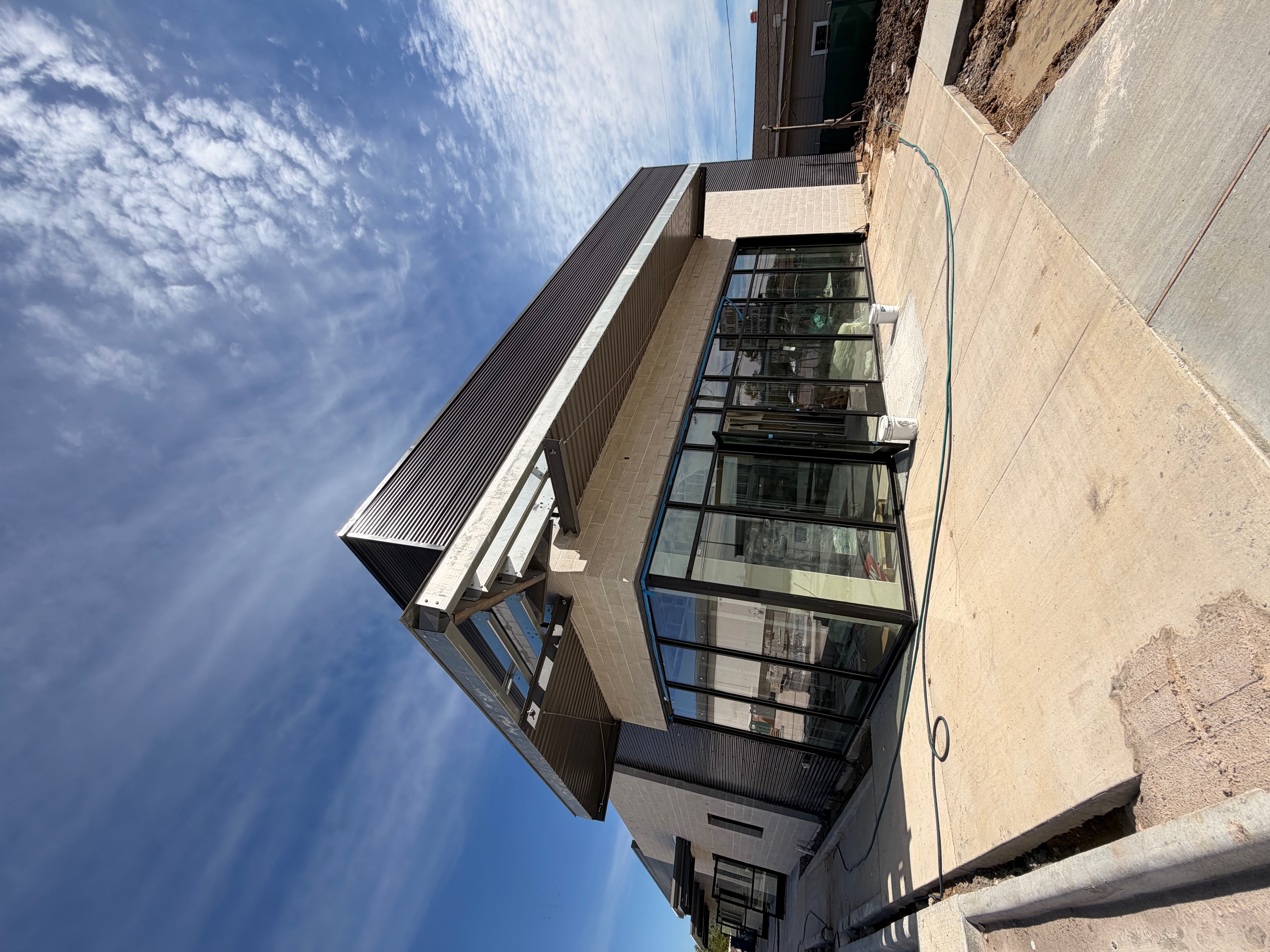 Muleshoe-Metal-Buildings_modern-commercial-metal-building-storefront-glass-entry