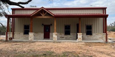 Pre-engineered residential shop building by Muleshoe Buildings near Columbus, TX