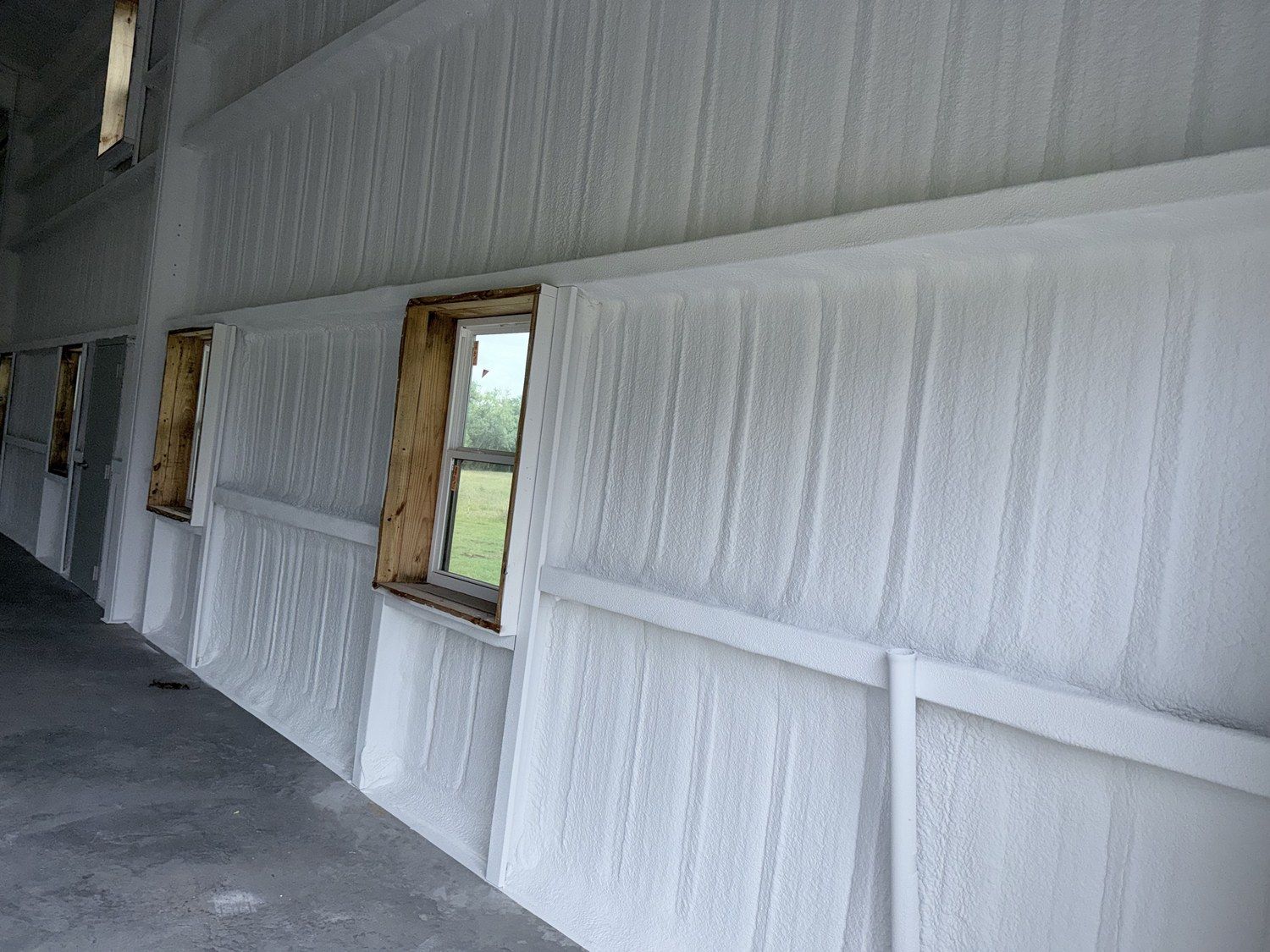 closed-cell-spray-foam-insulation-steel-building-brookshire-tx