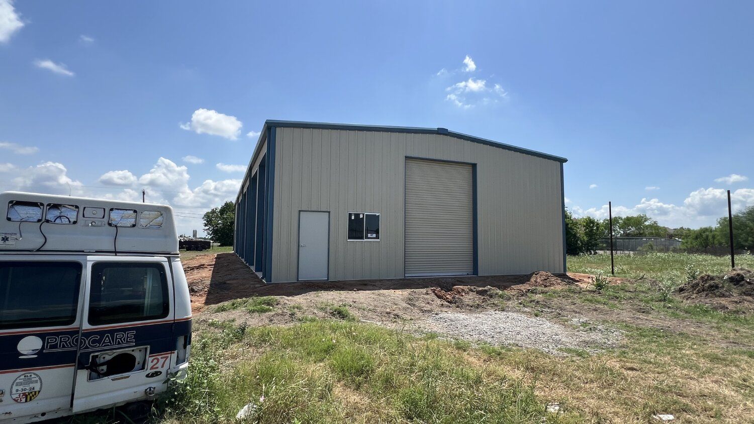 40x100x16-commercial-service-facility-front-entry-view-columbus-tx