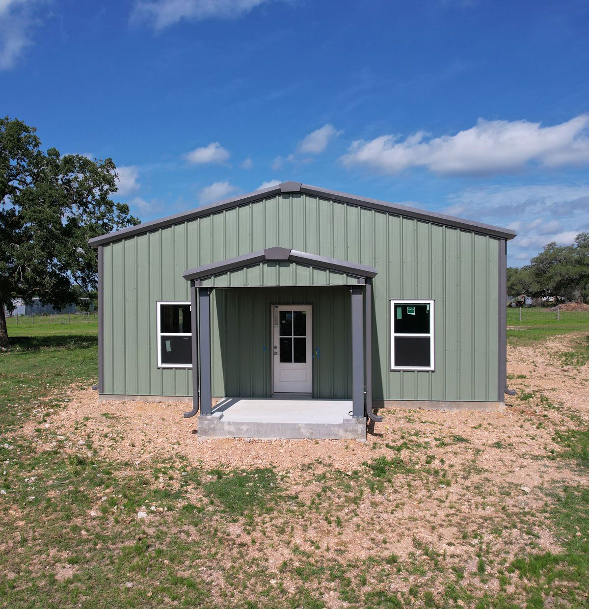 30x80-barndo-building-site-columbus-tx-front-view