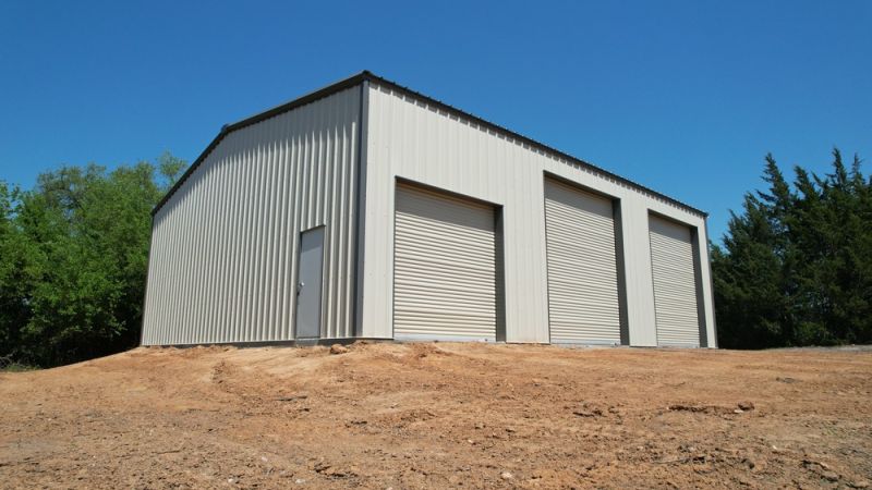 Steel Building Under Construction - Muleshoe Buildings