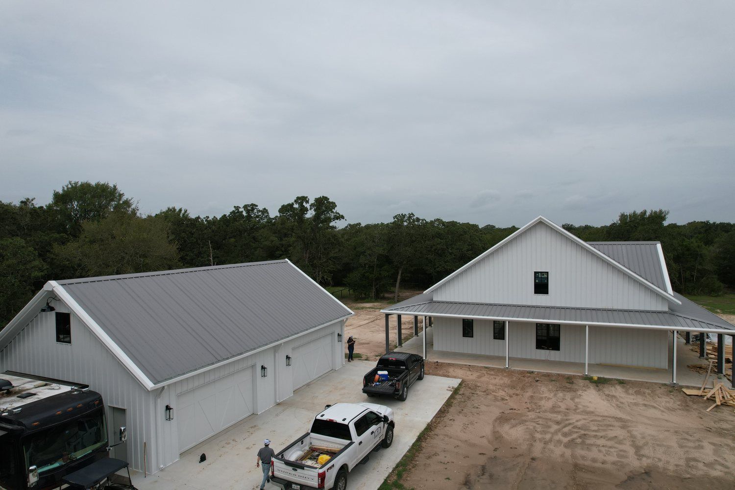 metal-farmhouse-garage-property-near-college-station-tx