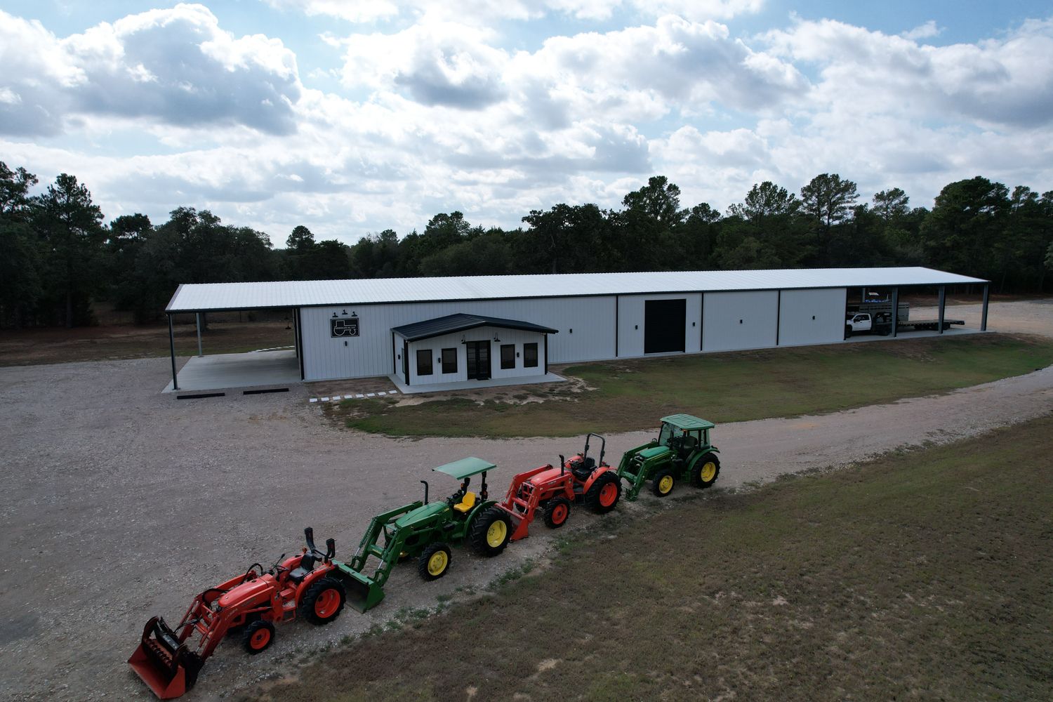 50x235-metal-building-equipment-facility-columbus-tx-close-view