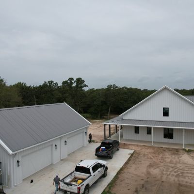 metal-farmhouse-garage-property-near-college-station-tx