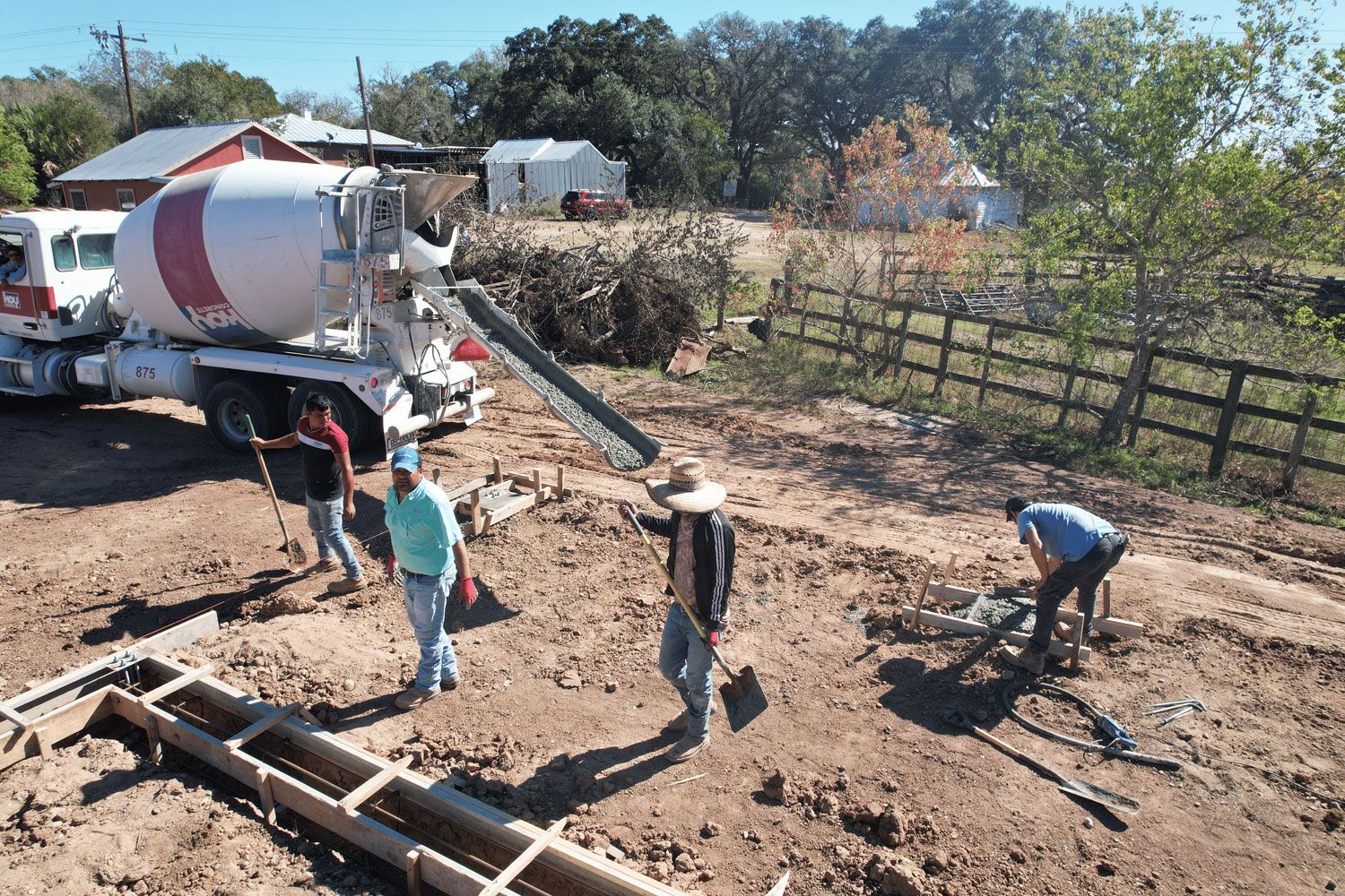 metal-building-foundation-concrete-pour