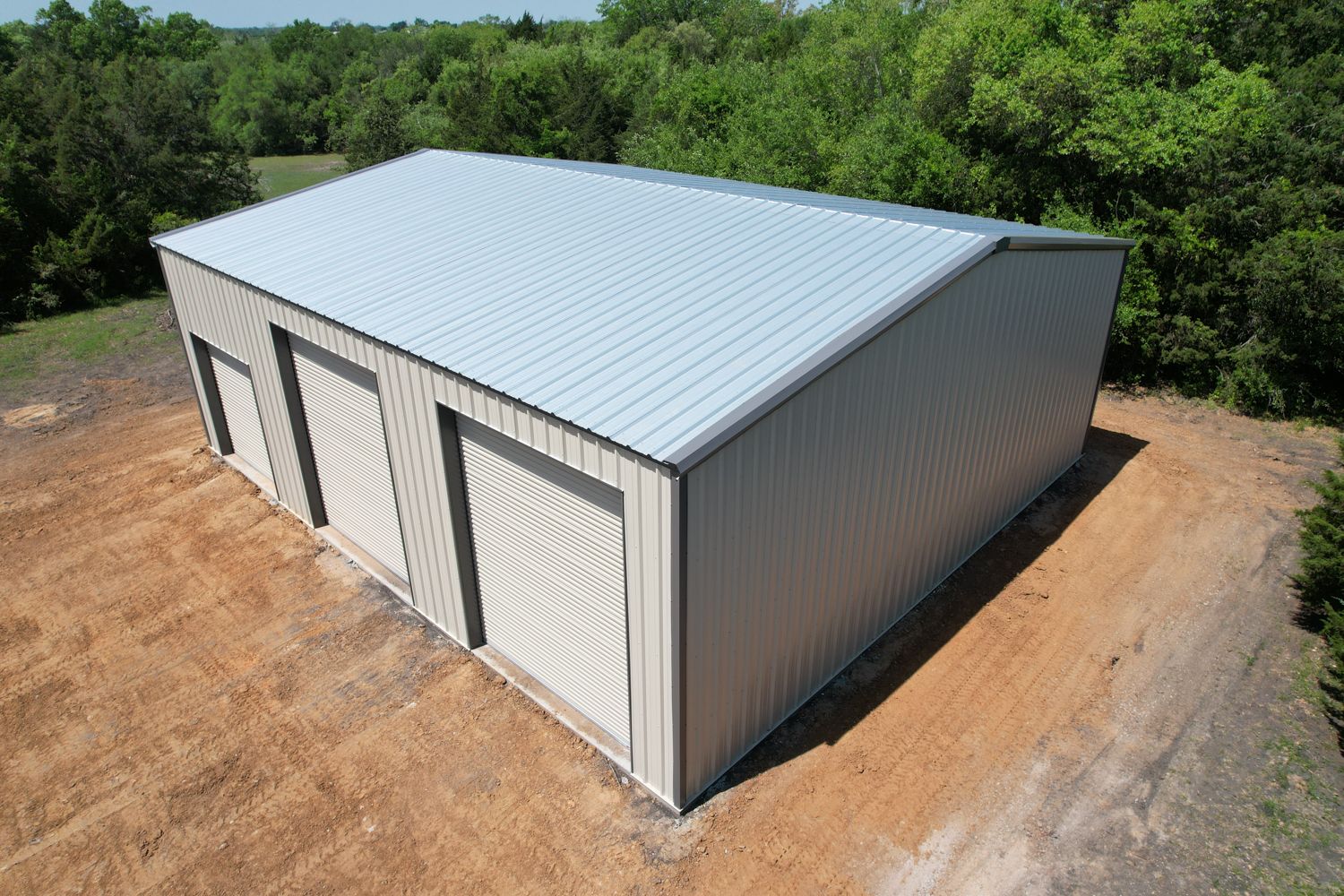 metal-building-wide-shot-near-brenham-texas
