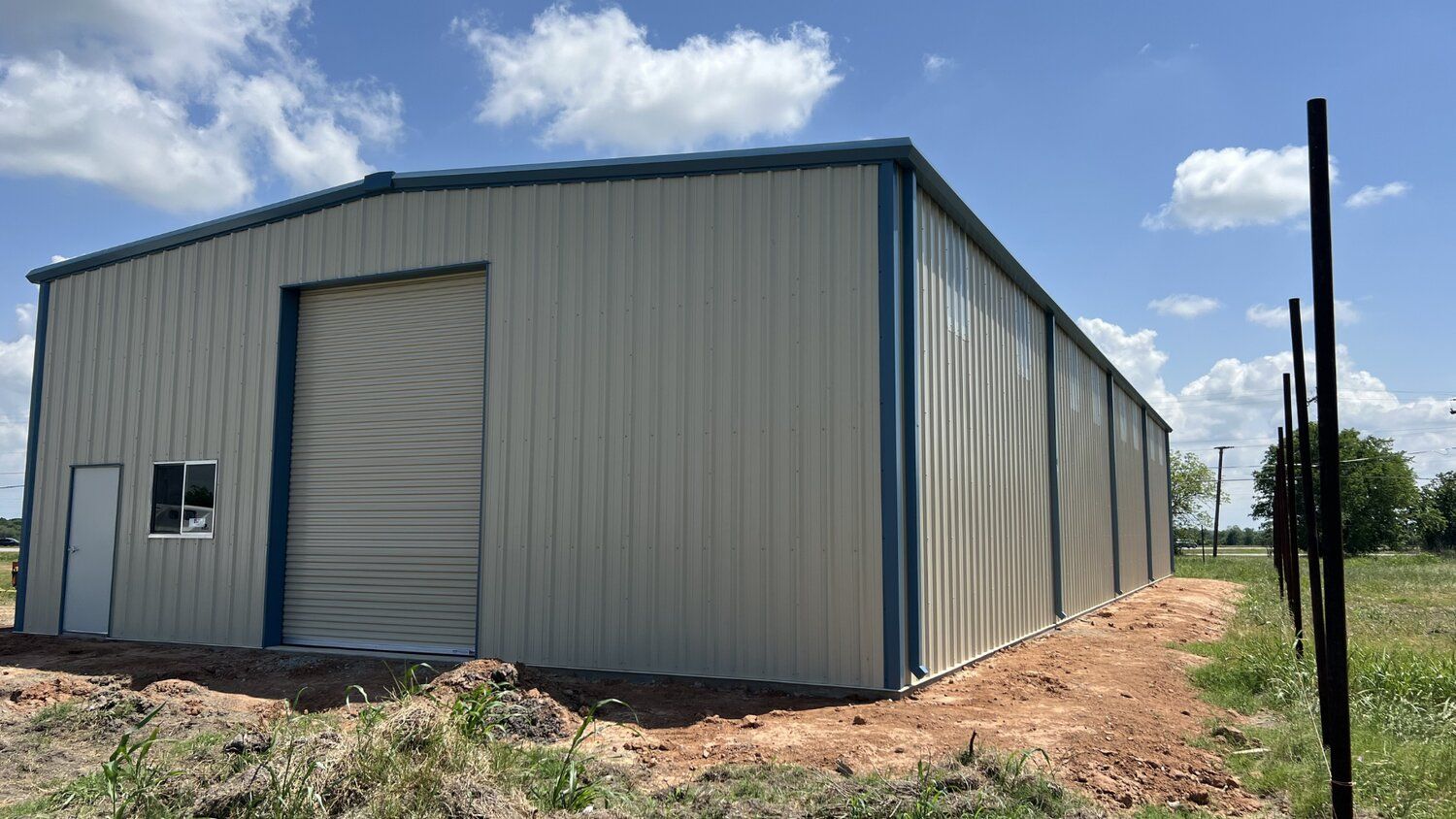 40x100x16-commercial-service-facility-rear-corner-view-columbus-tx
