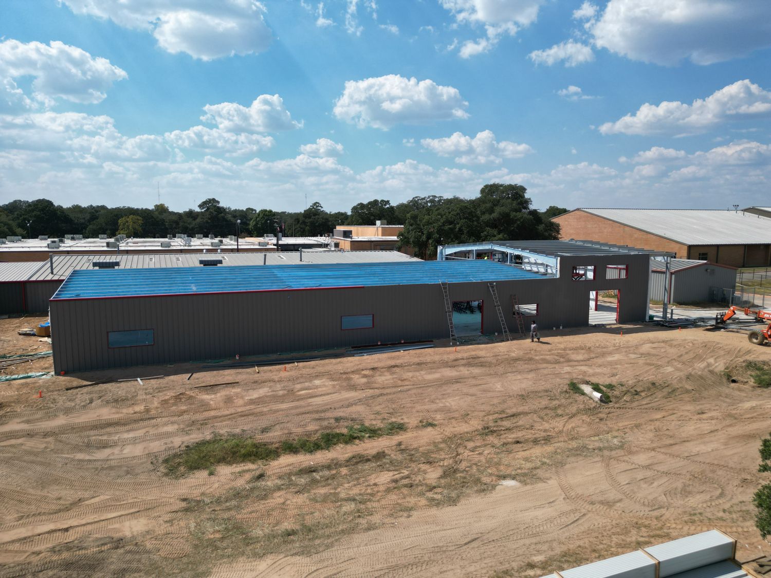 educational-building-columbus-tx-wide-view