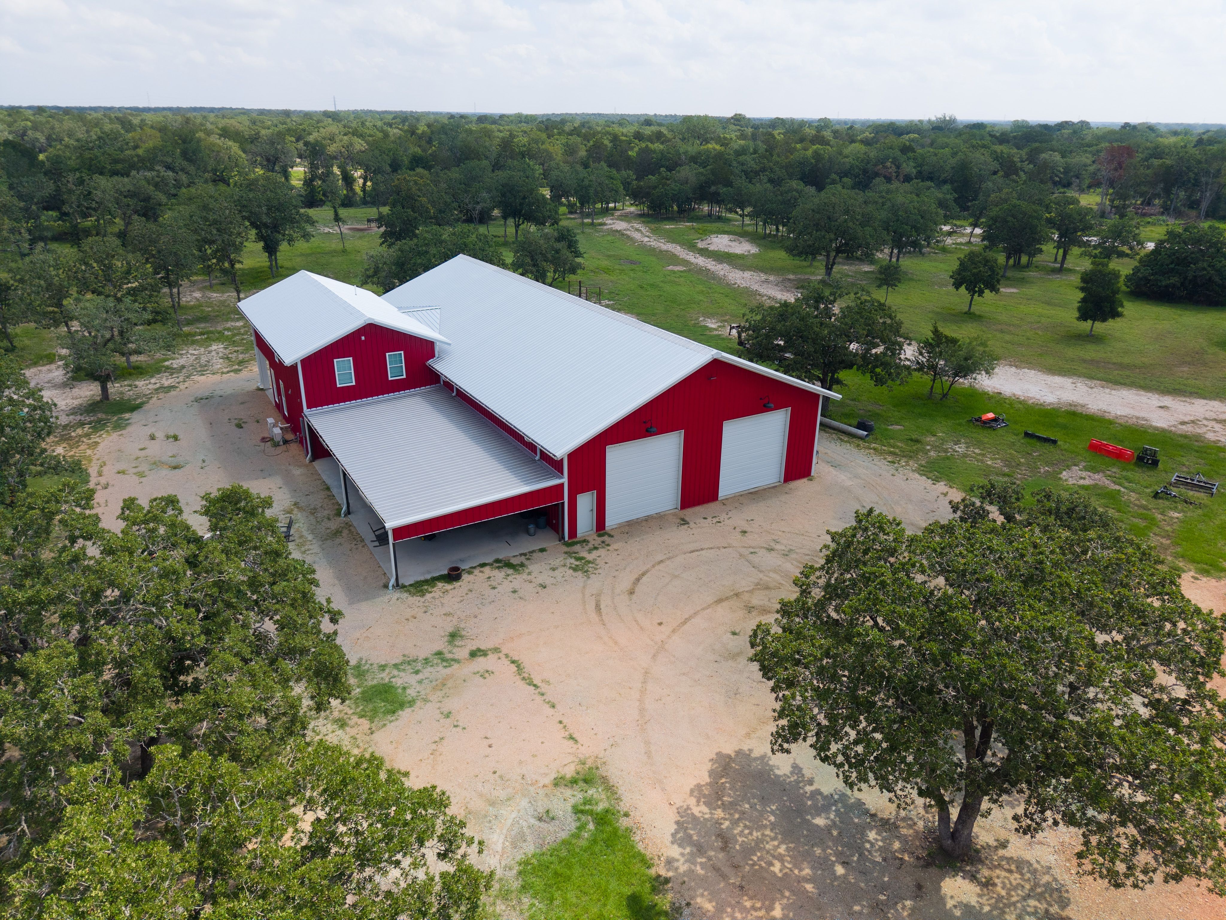 flatonia-tx-metal-building-drone-view