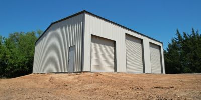 Steel Building Under Construction - Muleshoe Buildings