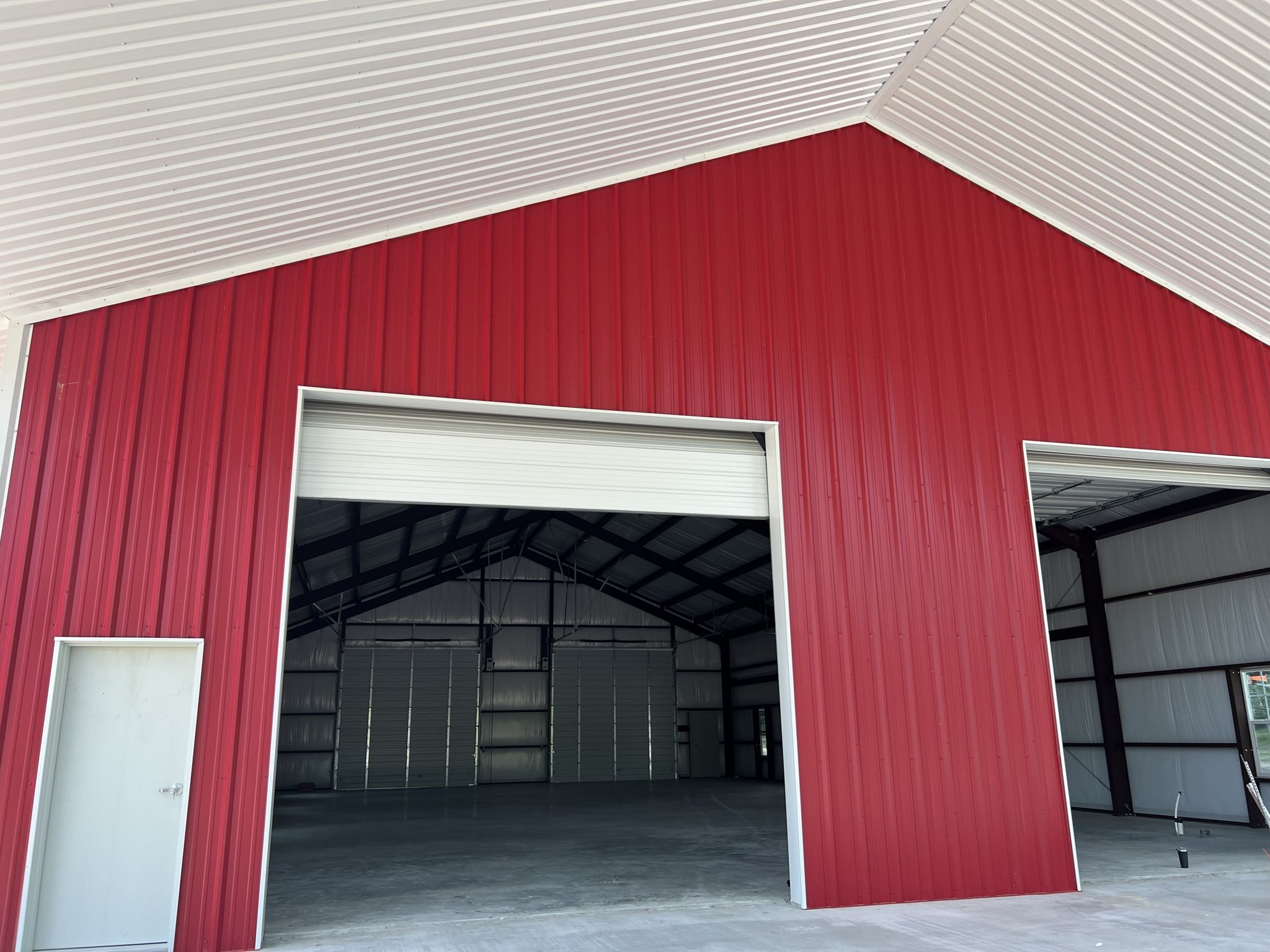 shop-building-with-roll-up-doors