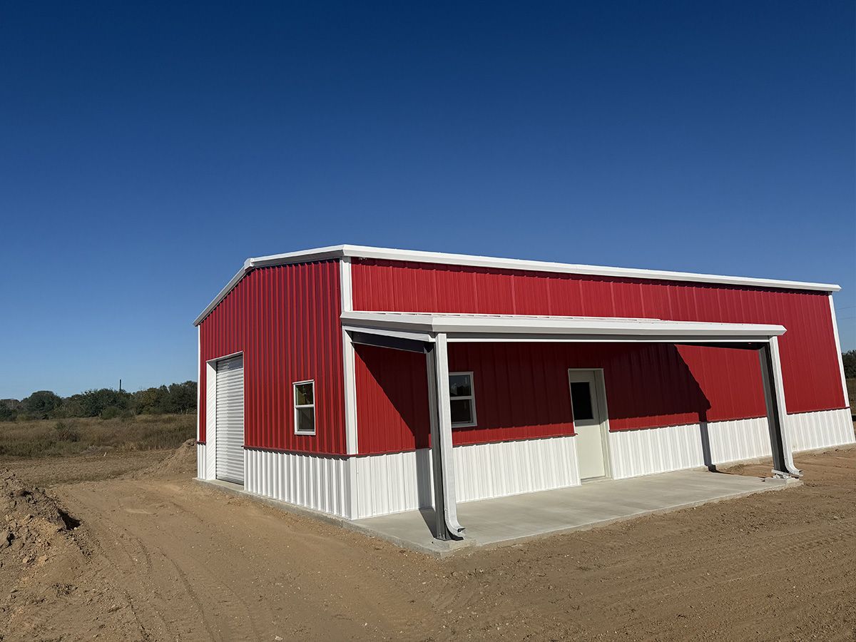 30x50x14-barndominium-roll-up-door-front-view-columbus-tx-9