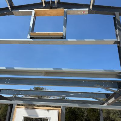 pre-engineered-metal-building-living-quarters-framing