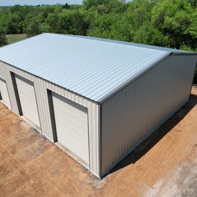 metal-building-wide-shot-near-brenham-texas