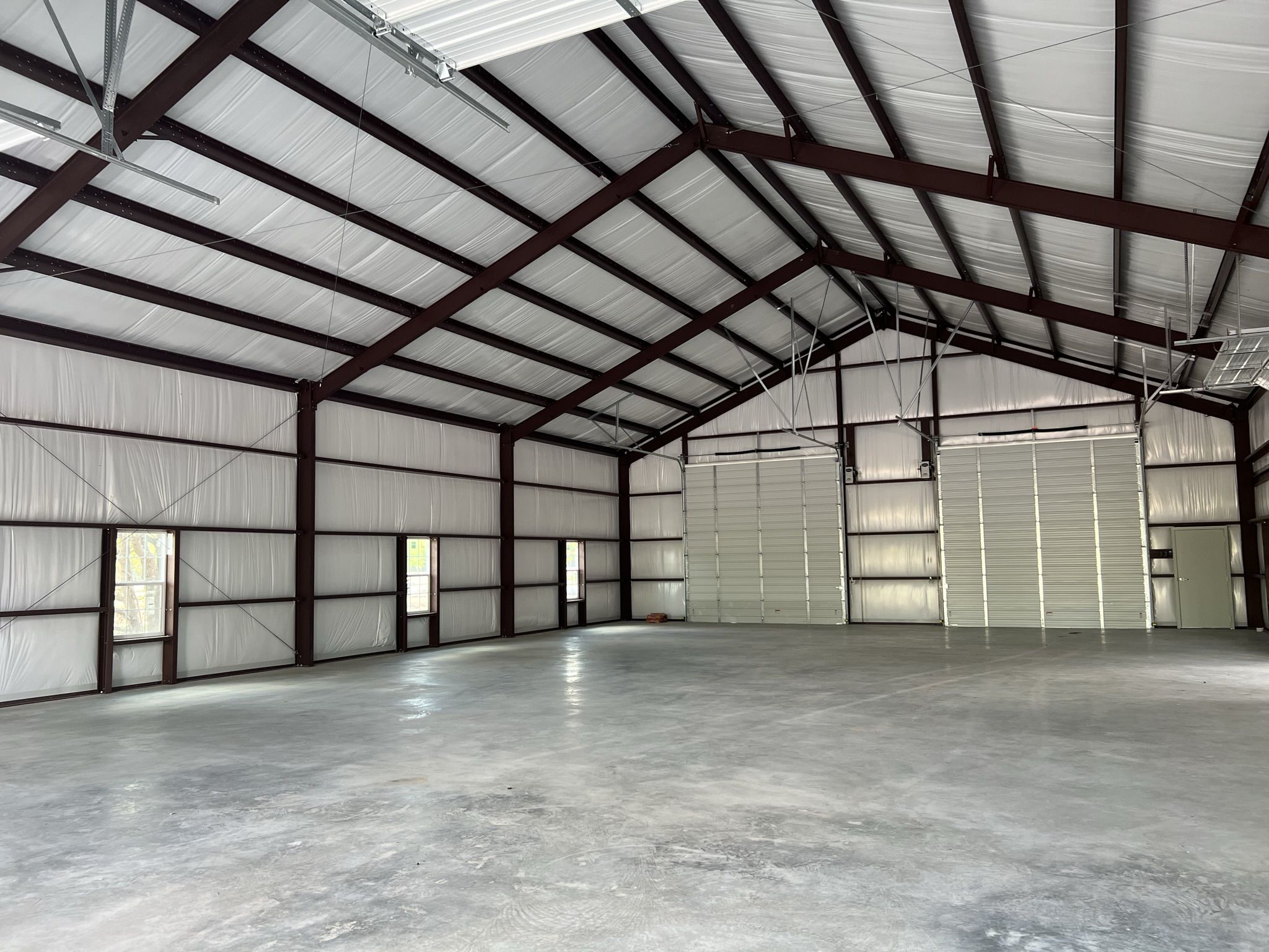 open-span-shop-building-interior