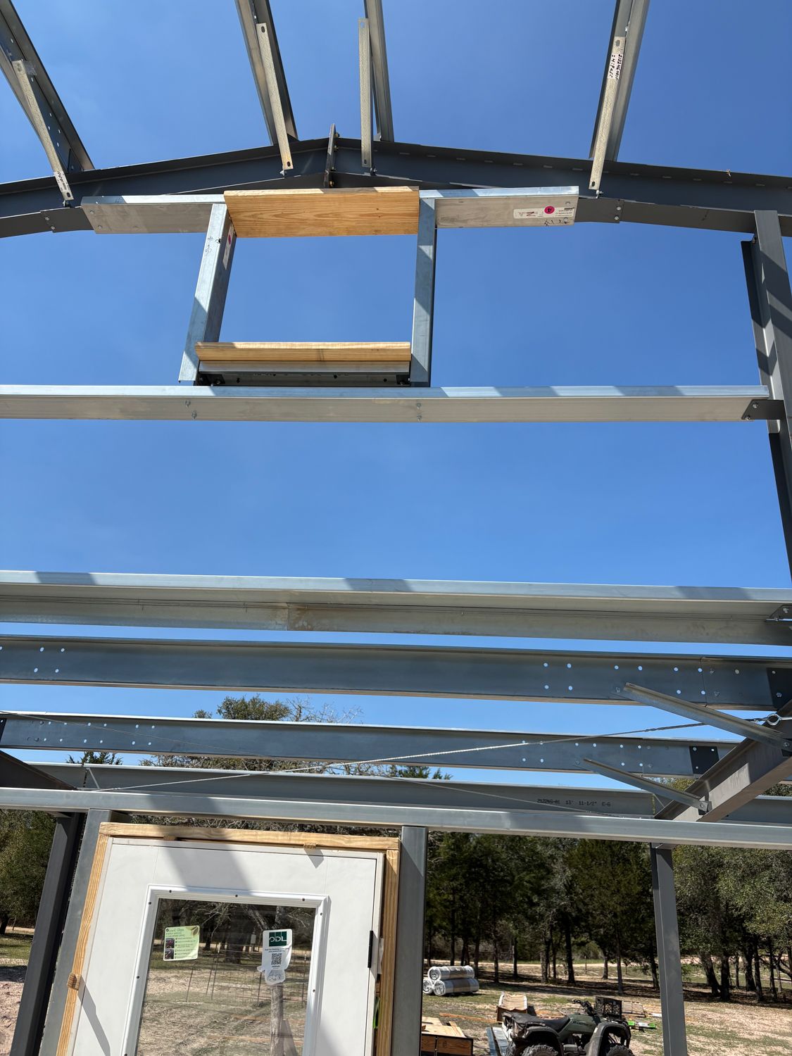 pre-engineered-metal-building-living-quarters-framing