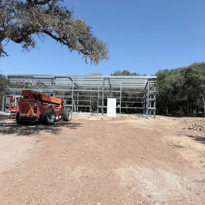 barndominium-steel-structure-before-roof-panels