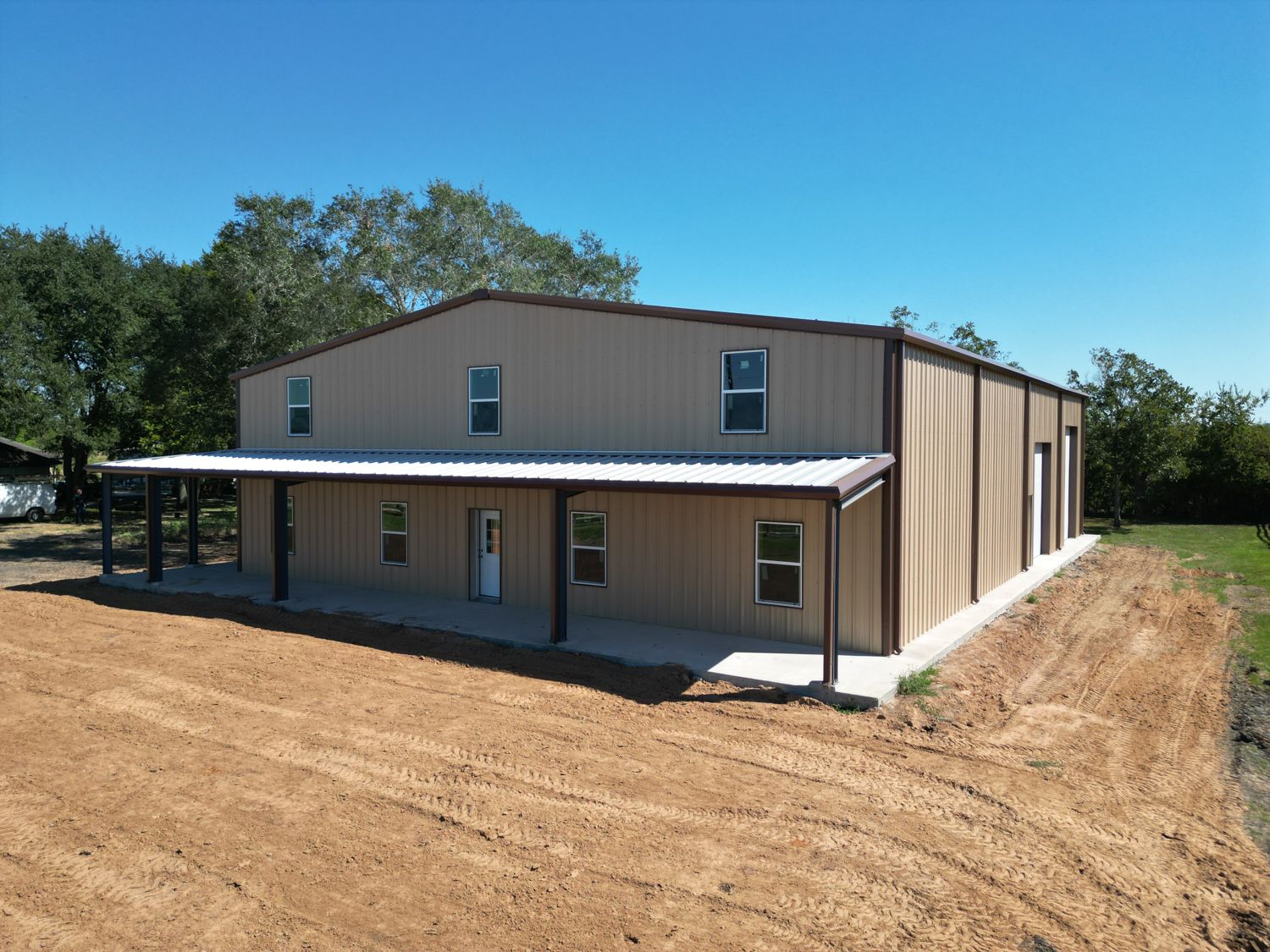 44x62-metal-office-building-angle-view