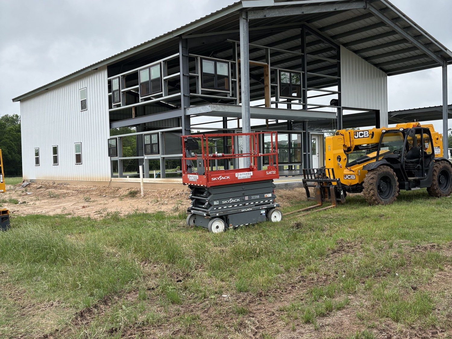 steel-building-construction-progress-brookshire-tx